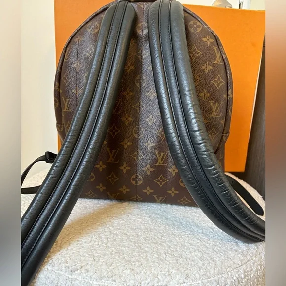 🔥🔥100% Authentic Louis Vuitton Monogram Classic Backpack Palm Springs MM 🔥🔥 - Picture 16 of 16